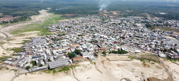 VISTA AÉREA DE TEFÉ NA SECA